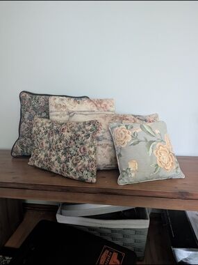 Handmade Vintage Floral Throw Pillow Lot Set Collectible Cute Country Cottage